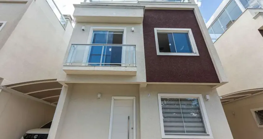 Sobrado incrível em condomínio, 4 dormitórios, sendo 1 suíte master, terraço com spa e churrasqueira, R$ 699.000,00, localizaçao estratégica,Boqueirão