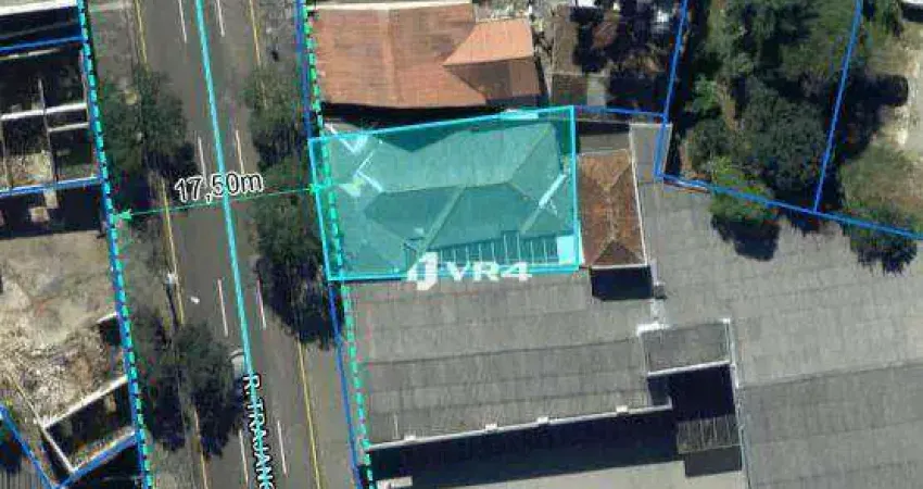 Loja Comercial à Venda no Centro de Curitiba Com uma Vaga de Garagem