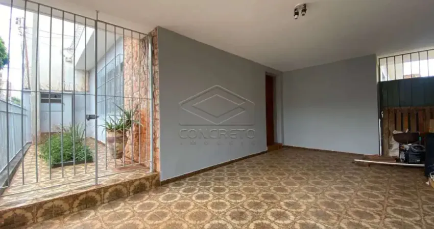 Casa com 2 quartos para alugar no Centro, Jaú 