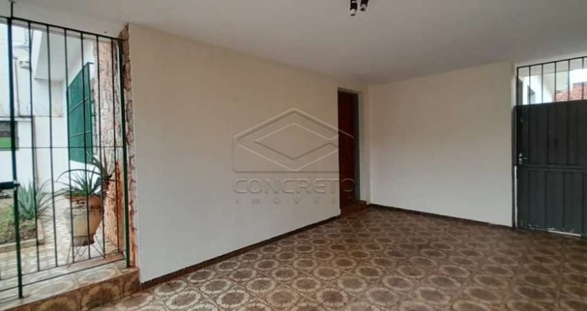 Casa com 2 quartos para alugar no Centro, Jaú 