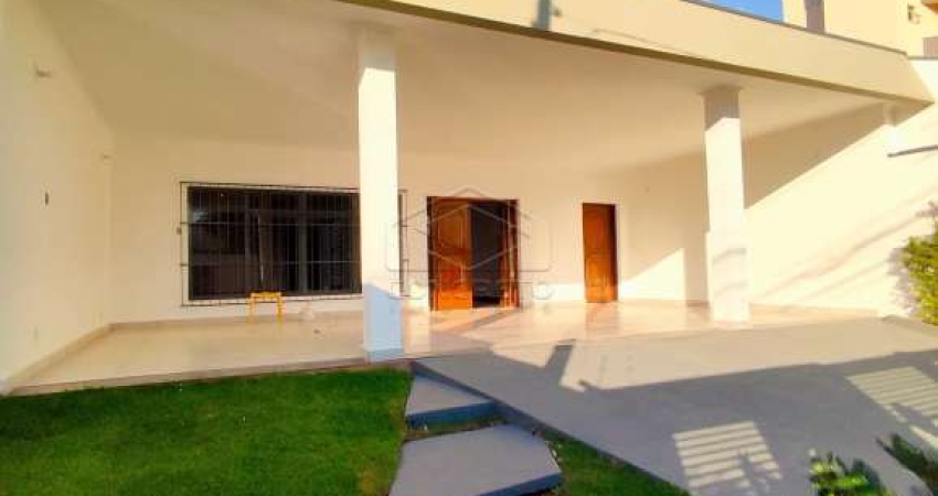 LINDA CASA COM 03 DORMITÓRIOS E EDÍCULA NO JARDIM PANORAMA