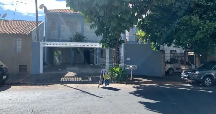 IMÓVEL COMERCIAL COM 3 DORMITÓRIOS E EDICULA PRÓXIMO AO CONFIANÇA MAX. VENDA OU LOCAÇÃO