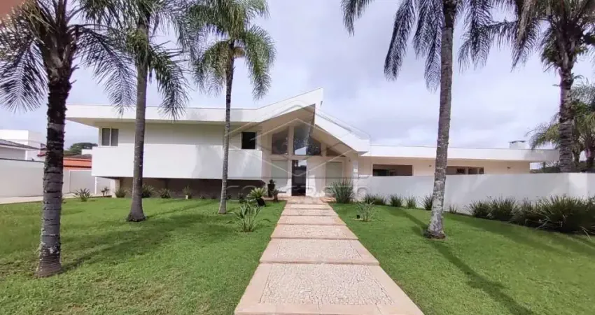 Linda casa em condomínio fechado no residencial COLONIAL.