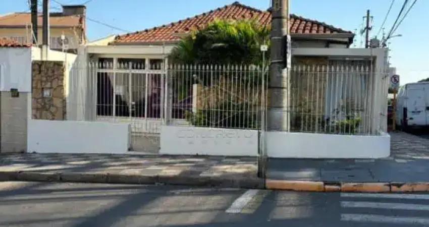 Ótima casa em esquina COMERCIAL, ampla e localização PRIVILEGIADA!!!