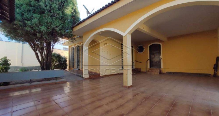 Casa com 3 quartos para alugar na Vila Brasil, Jaú 