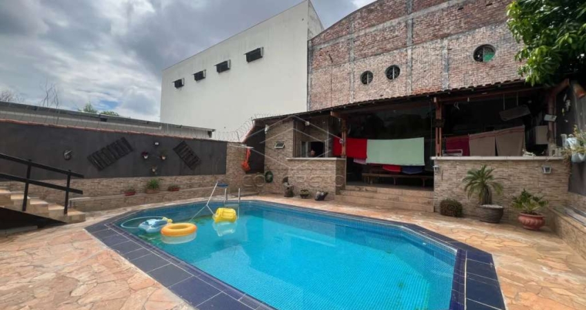 Residência ampla com piscina próximo ao sambodromo de Bauru