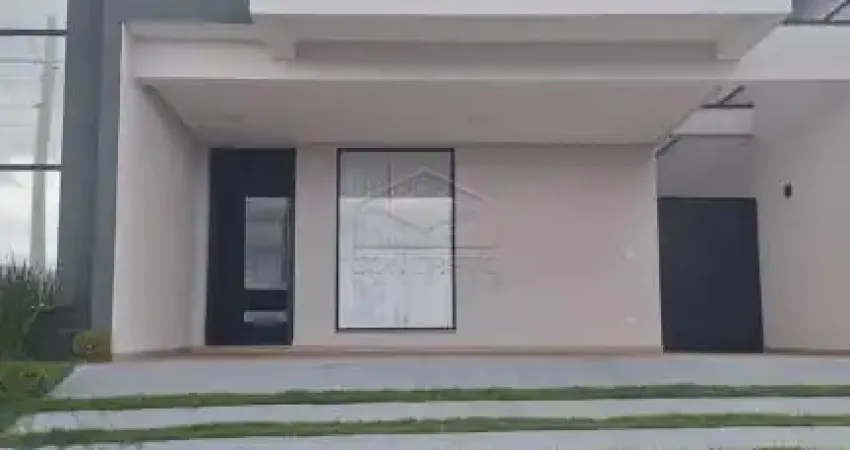 Casa à Venda em Condominio