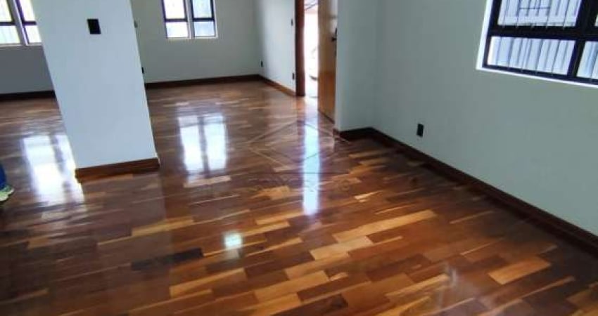 SOBRADO COM 4 DORMITÓRIOS SENDO 1 SUÍTE, EM EXCELENTE LOCALIZAÇÃO. PRÓXIMO À AV. NOSSA SENHORA DE FÁRIMA, JARDIM AMÉRICA - BAURU/SP