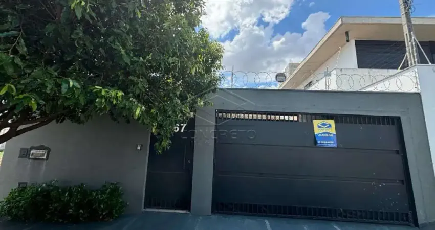 Jardim Estoril - Casa à 1 quadra da Nossa Senhora de Fátima e Gustavo Maciel