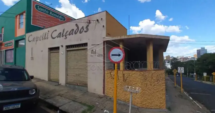 IMÓVEL DE ESQUINA PARA REFORMA RESIDENCIAL OU COMERCIAL - ESQUINA COM O PREDIO DO FORUM