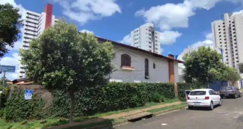 EXCELENTE ESQUINA CASARÃO
