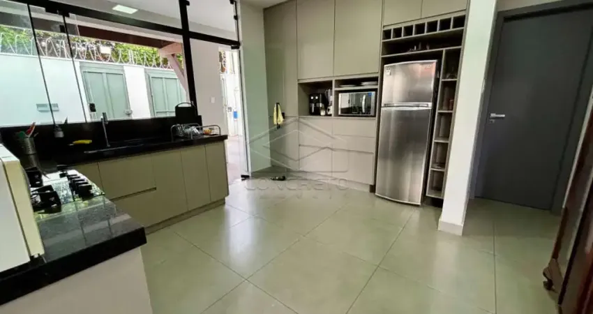Casa Exclusiva Próxima à Avenida Getúlio Vargas - Localização Privilegiada em Bauru