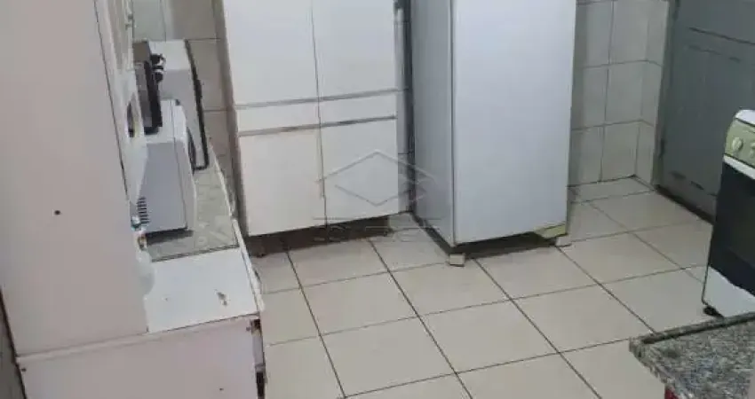 Vende-se casa em terreno amplo na vila industrial prox.estádio do noroeste