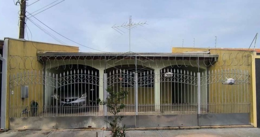 Casa com 03 dormitórios - Rosa Branca