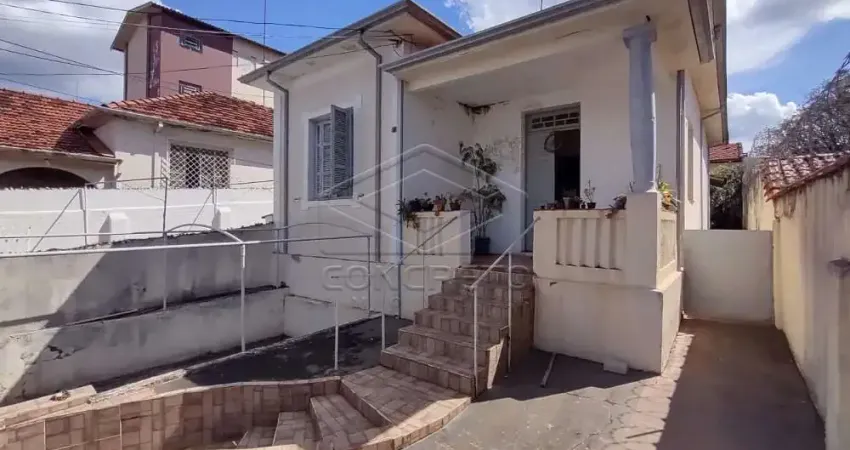 Casa com 8 quartos à venda no Centro, Bauru 