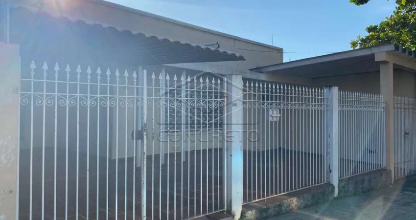 Casa com 3 quartos à venda no Centro, Bauru 