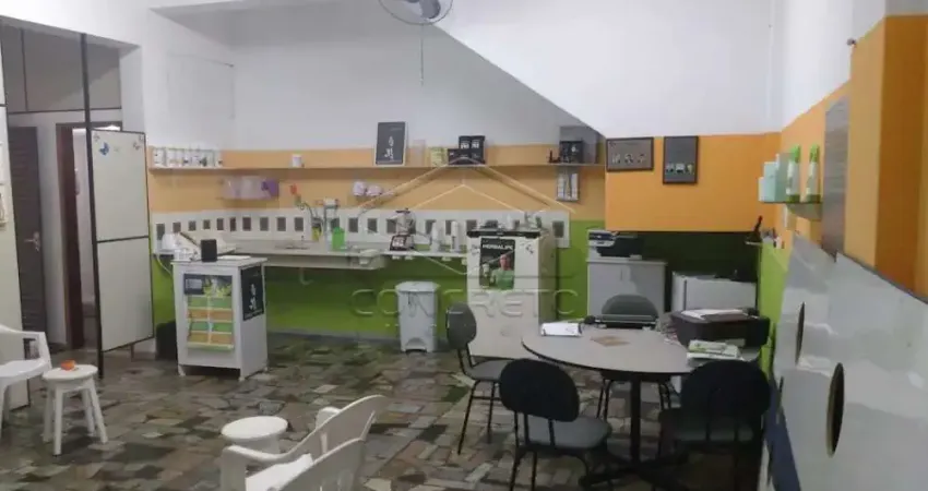 LINDO SOBRADO COM SALA COMERCIAL