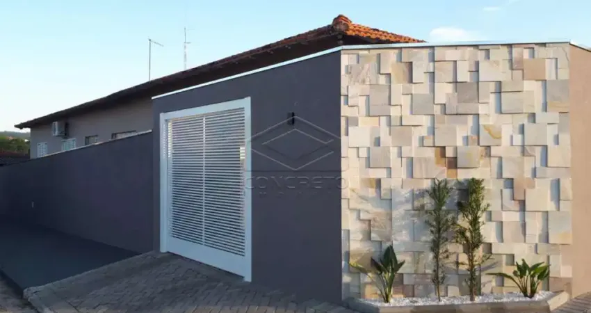 Ótima casa com 3 dormitórios sendo 1 suíte - PROFESSOR SIMÕES!