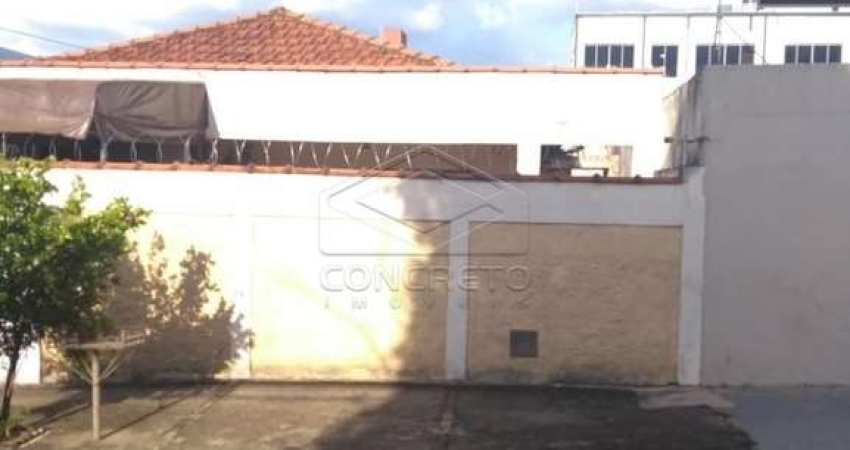 Casa com 4 quartos à venda no Centro, Bauru 