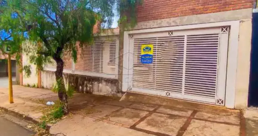 CASA COM 03 DORMITÓRIOS PRÓXIMA AO BAURU SHOPPING
