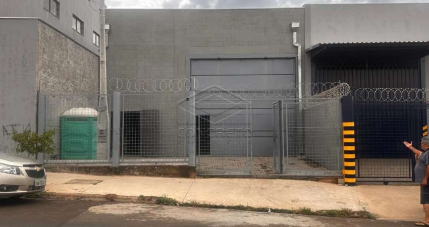 EXCELENTE BARRACÃO EM LOCALIZAÇÃO PRIVILEGIADA
