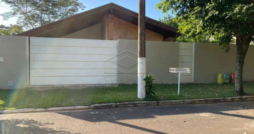 Ótima Residência em Condomínio