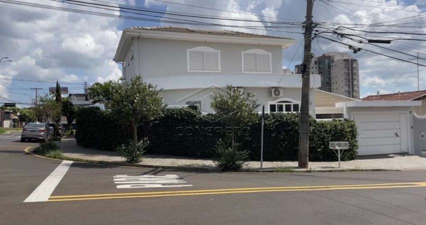 Casa Alto Padrão - Ótima localização