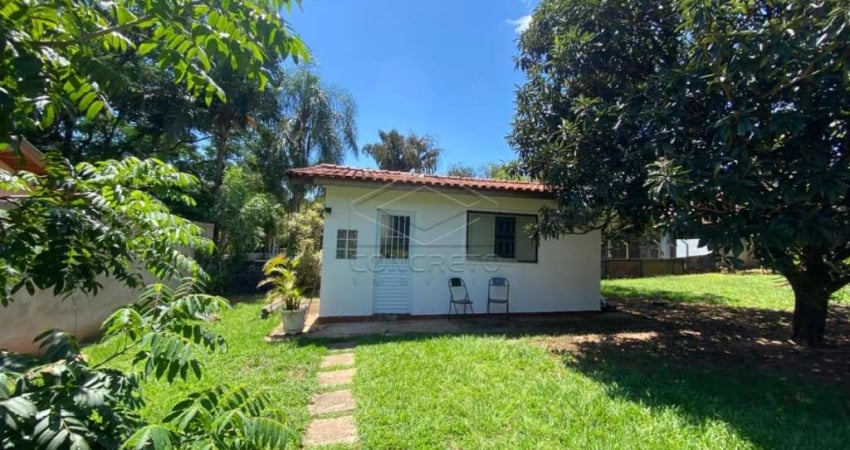 CASA EM CONDOMÍNIO COMPLETO EM ARMÁRIOS