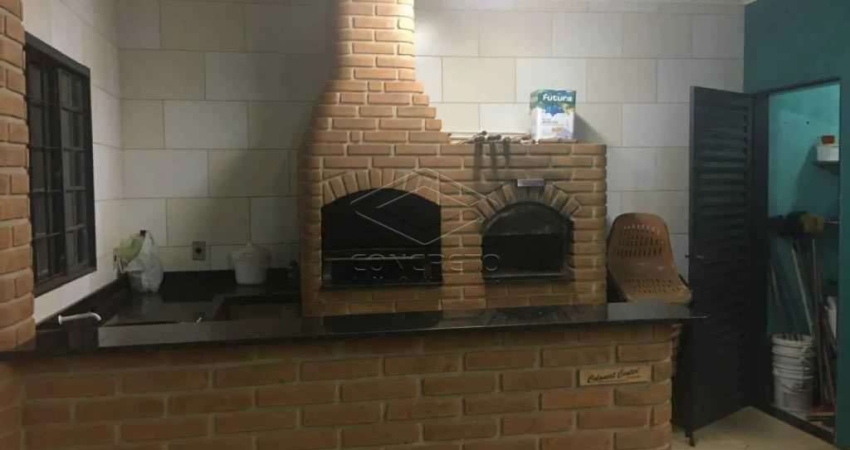 Casa com 3 quartos para alugar no Vale do Igapó, Bauru 