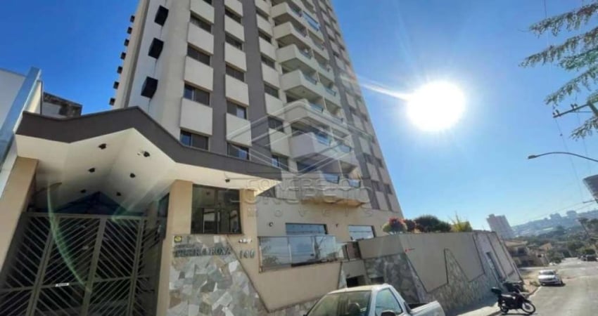 Apartamento com 3 quartos para alugar no Centro, Jaú 