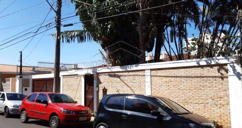 Casa com 3 quartos à venda no Jardim América, Bauru 