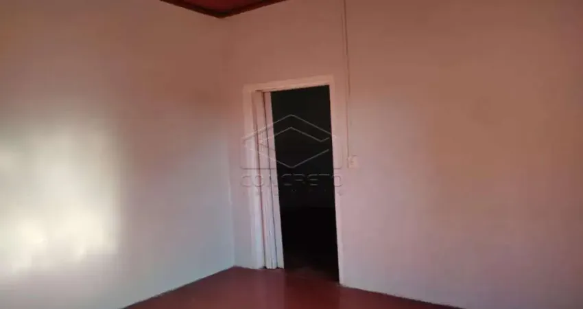 Linda casa com 2 dormitórios - proximo ao teatro municipal em pederneiras