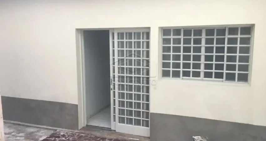 Casa com 2 quartos para alugar no Centro, Bauru 
