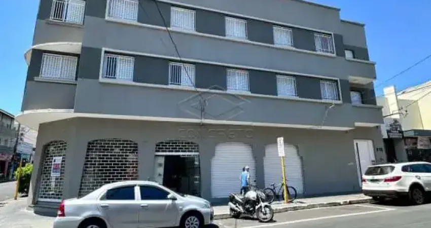 Excelente loja comercial nova e pronta para uso no centro da cidade