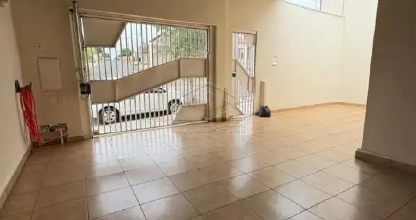 Casa com 3 quartos para alugar na Vila Industrial, Bauru 