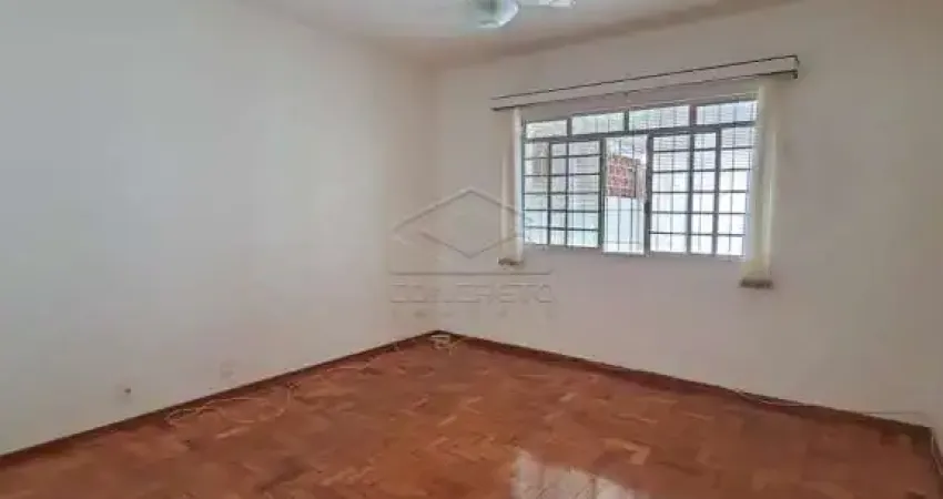 Ampla casa com 3 dormitórios - à poucos metros do confiança max