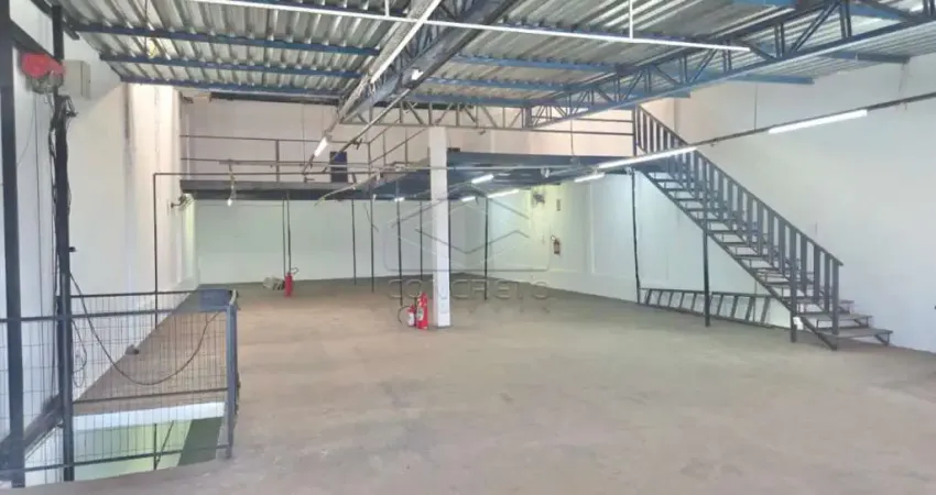 Barracão / Galpão / Depósito para alugar no Jardim Odete, Jaú