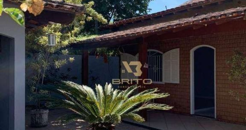 Casa com 3 dormitórios à venda, 260 m² por R$ 460.000,00 - Parque Aeroporto - Macaé/RJ