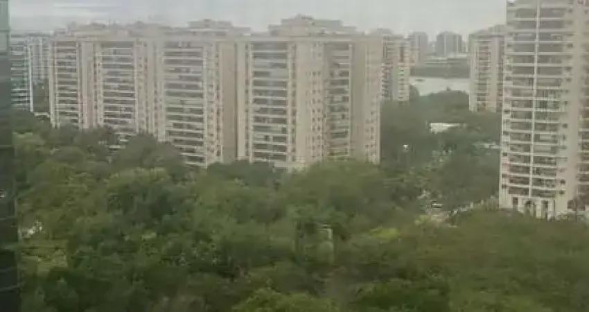 Quatro Paredes Imobiliária vende excelente sala comercial na Barra da Tijuca condomínio CEO  pronta para uso! Sala com 54m², localizada no 13º anda