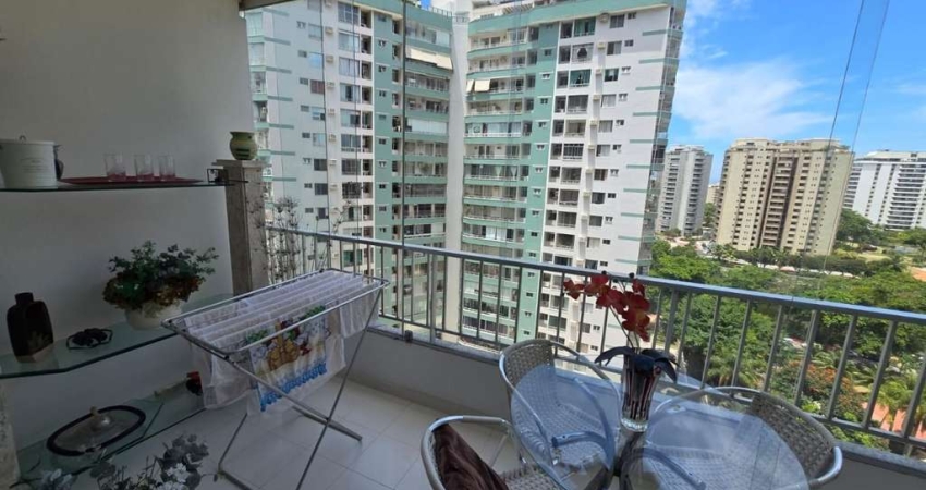 Quatro Paredes vende - Barra da tijuca - Parque das Rosas - Apto composto