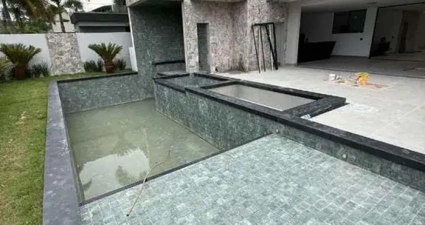 Quatro Paredes vende - Residência de Alto Padrão à Venda no Condomínio Alphaville – Barra da Tijuca