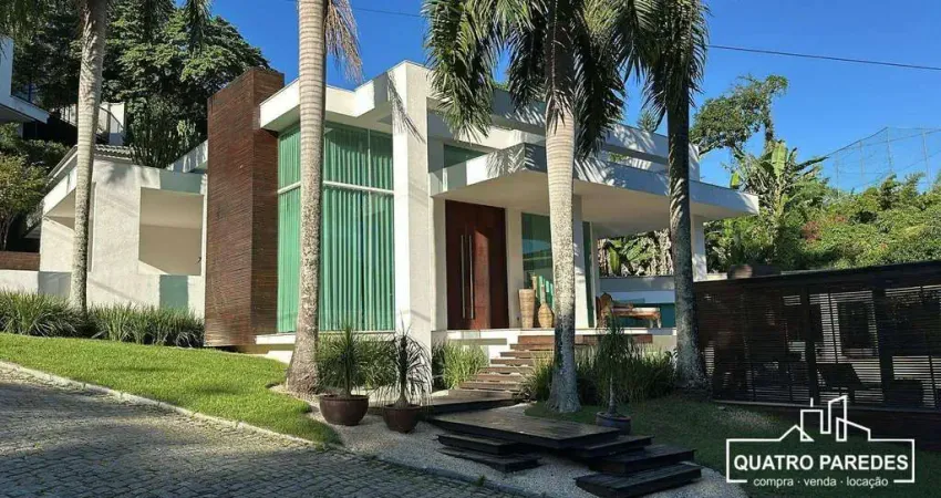 Quatro paredes imóveis vende casa de luxo e magnífica em pendotiba, niterói, ao lado do country clube de niterói.