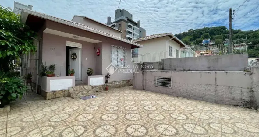 Casa com 3 quartos à venda na Rua Monsenhor Topp, 133, Centro, Florianópolis