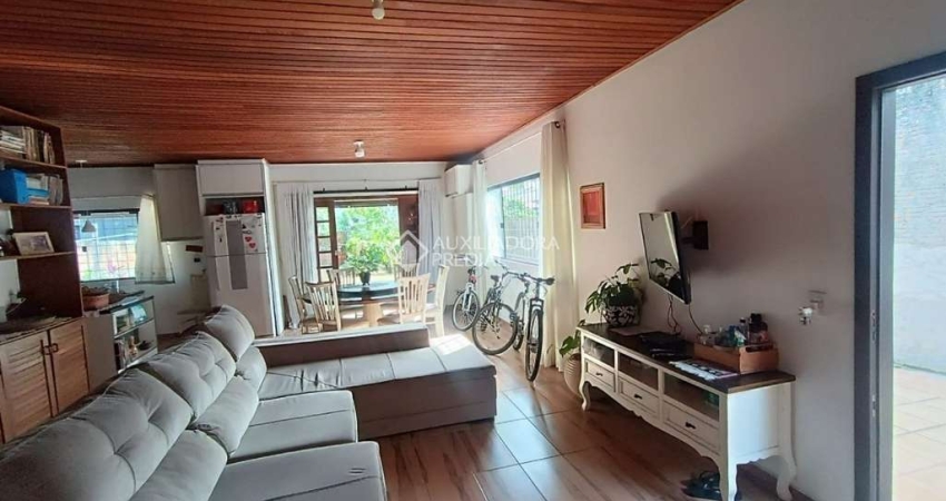 Casa com 3 quartos à venda na Rua Leonel Pereira, 1212, Cachoeira do Bom Jesus, Florianópolis