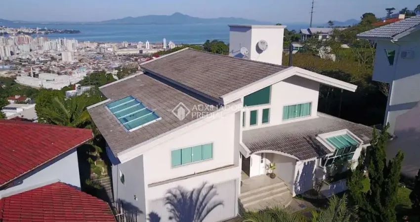 Casa em condomínio fechado com 4 quartos à venda na Rua das Laranjeiras, 1489, Bosque das Mansões, São José