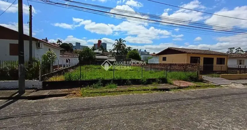 Terreno à venda na Cassimiro Pizzoni, 325, Vila Isabel, Criciúma