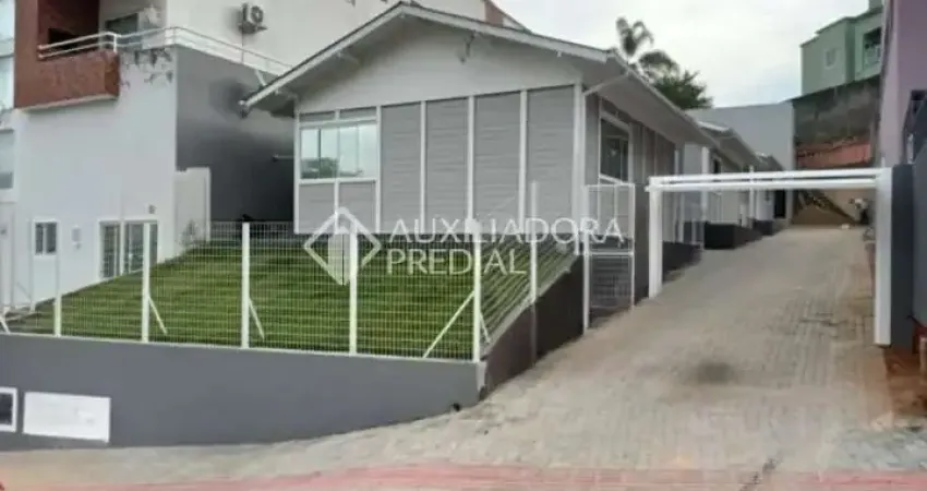 Casa com 2 quartos à venda na Rua Cambuí, 1, São Luiz, São José