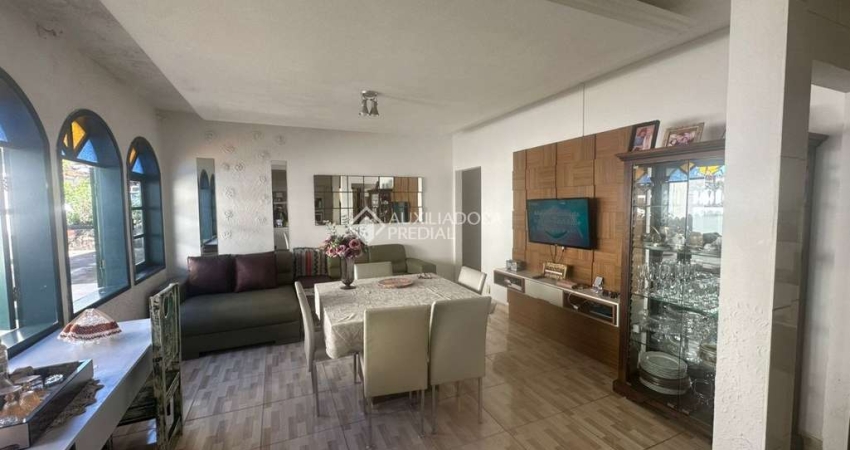 Casa com 4 quartos à venda na Rua Dário Nicodemos de Oliveira, 37, Centro, Palhoça