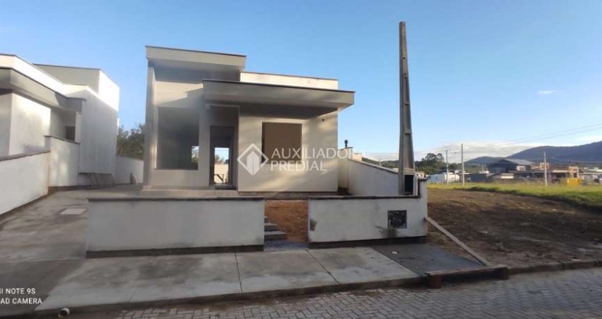 Casa com 2 quartos à venda na Osmar Vieira Filho, 01, Forquilhas, São José
