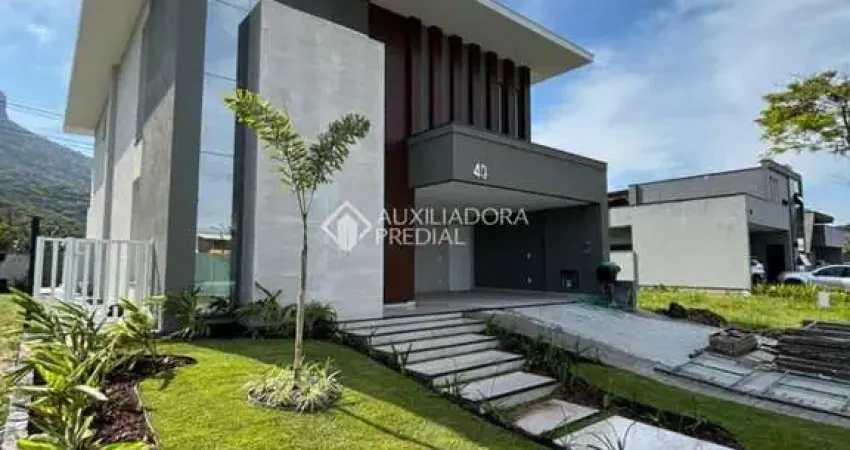 Casa em condomínio fechado com 4 quartos à venda na Rua Lagoinha, 44, Pedra Branca, Palhoça